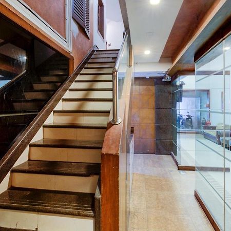 Capital O 77295 Hotel Bansidhar Bhuvan Мумбай Екстериор снимка