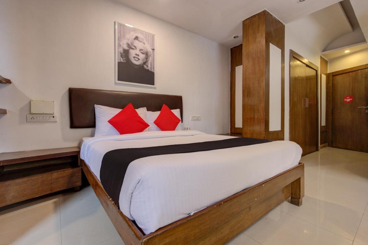 Capital O 77295 Hotel Bansidhar Bhuvan Мумбай Екстериор снимка