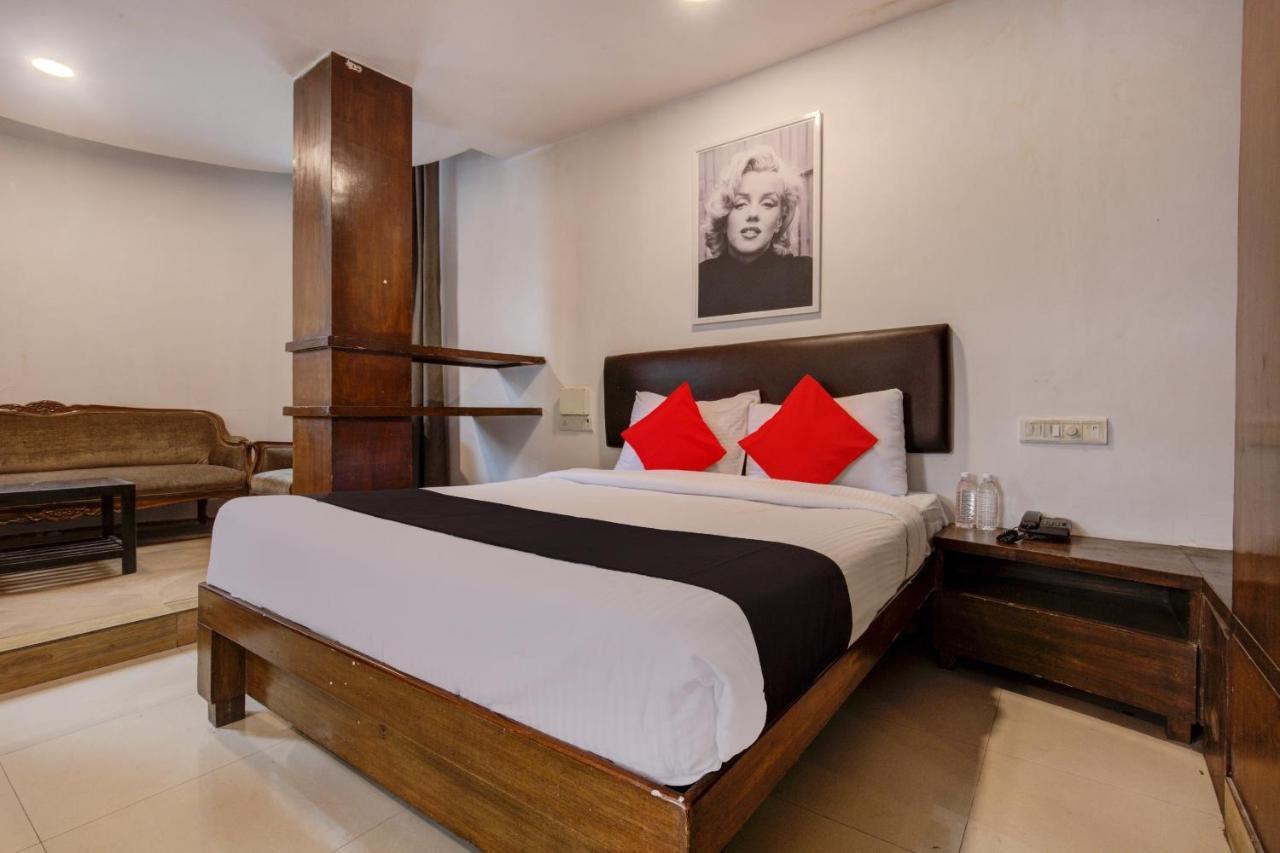 Capital O 77295 Hotel Bansidhar Bhuvan Мумбай Екстериор снимка