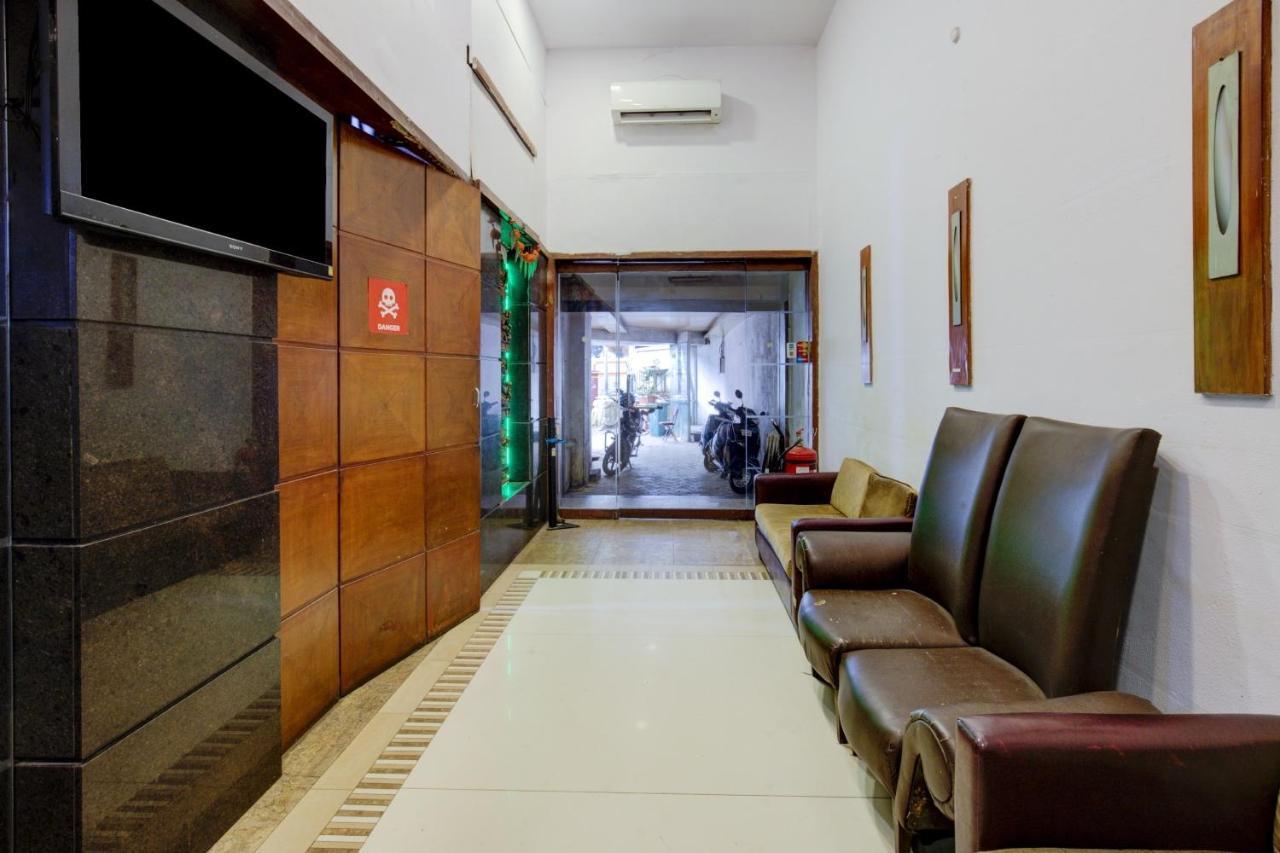 Capital O 77295 Hotel Bansidhar Bhuvan Мумбай Екстериор снимка
