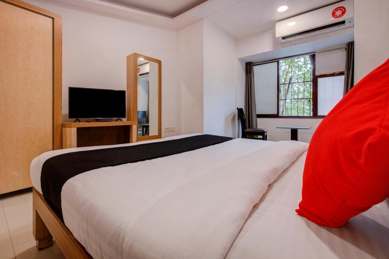 Capital O 77295 Hotel Bansidhar Bhuvan Мумбай Екстериор снимка
