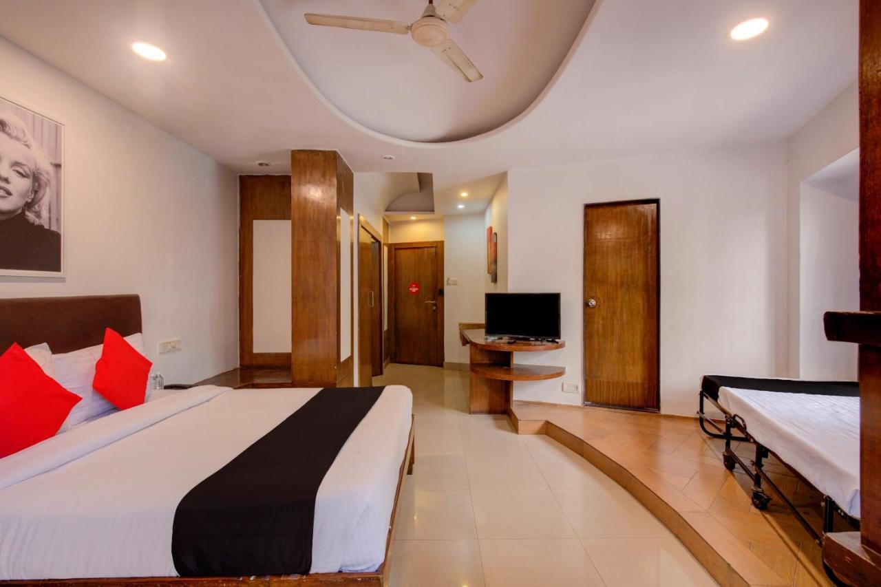 Capital O 77295 Hotel Bansidhar Bhuvan Мумбай Екстериор снимка
