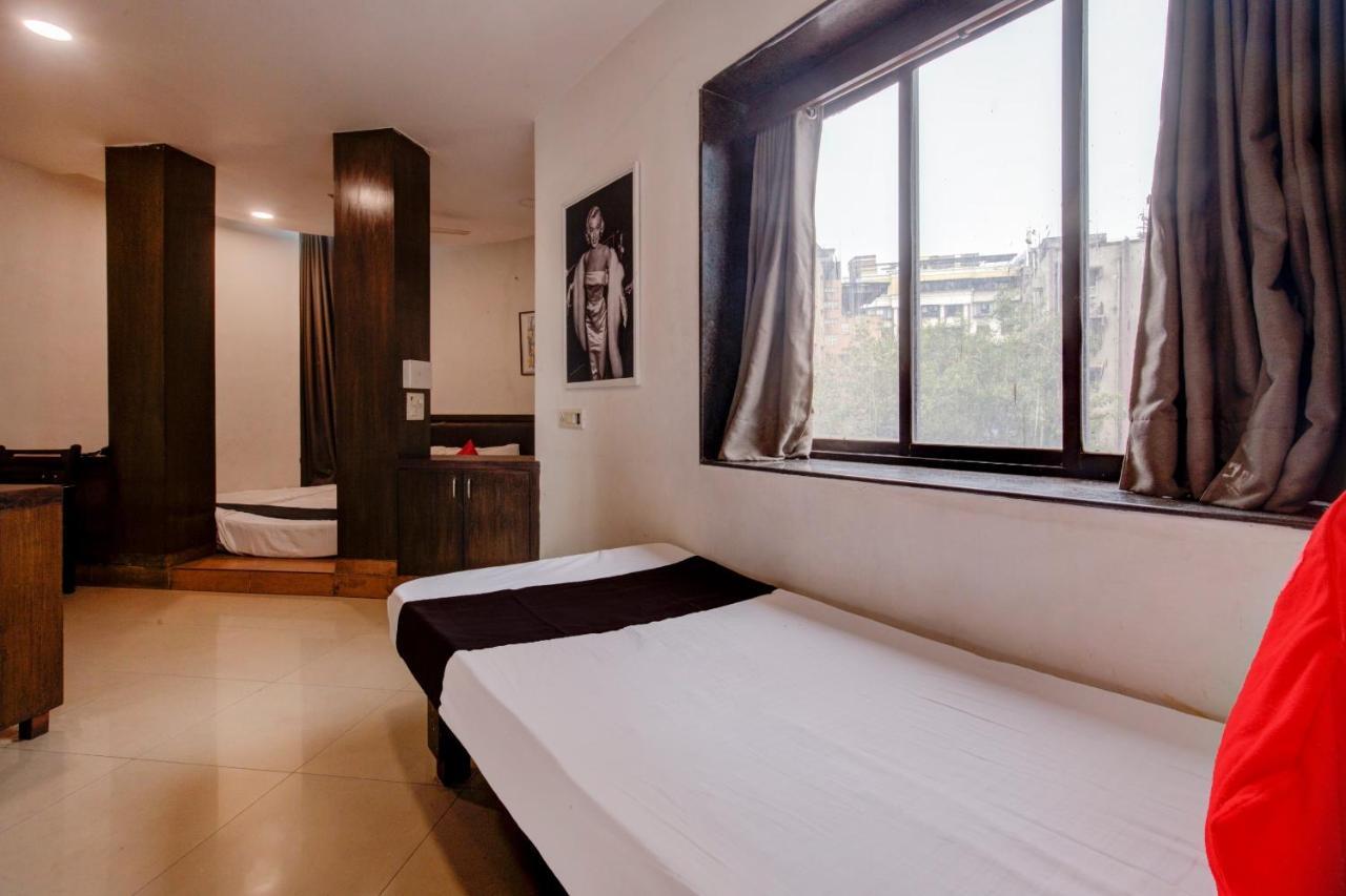 Capital O 77295 Hotel Bansidhar Bhuvan Мумбай Екстериор снимка