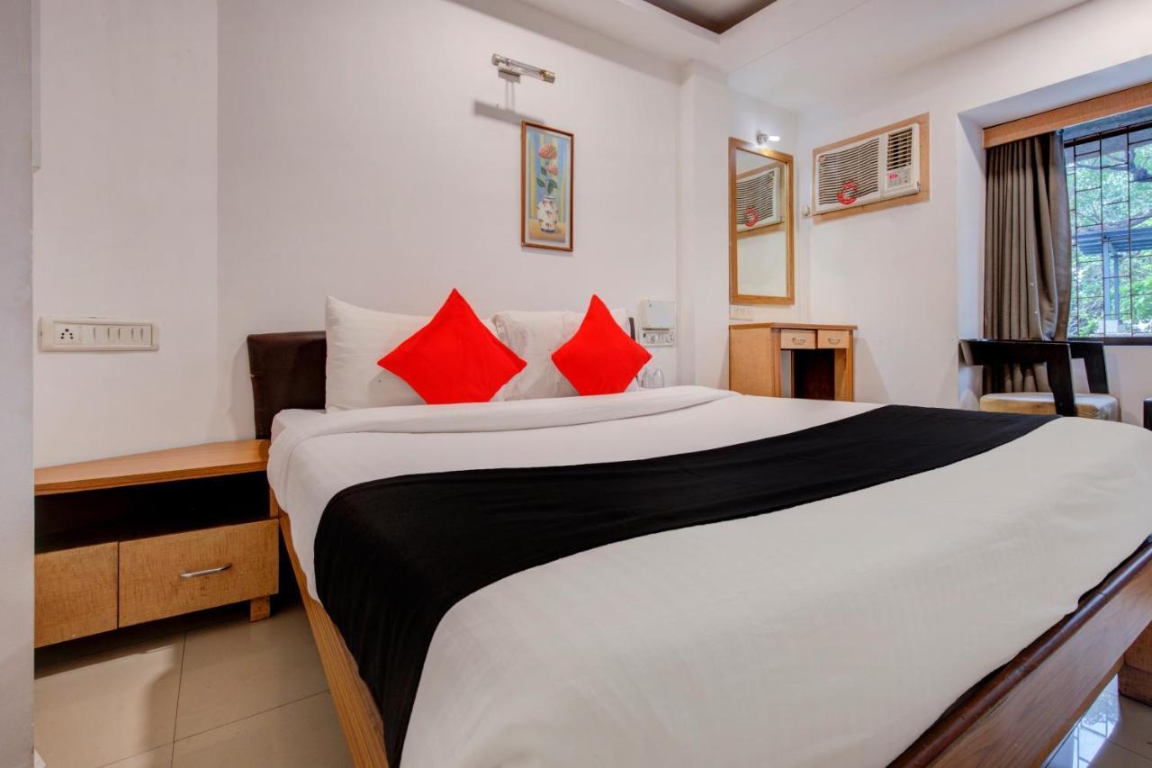 Capital O 77295 Hotel Bansidhar Bhuvan Мумбай Екстериор снимка