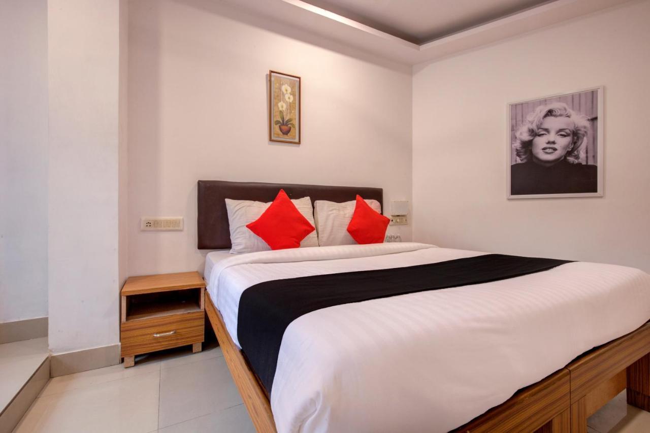 Capital O 77295 Hotel Bansidhar Bhuvan Мумбай Екстериор снимка